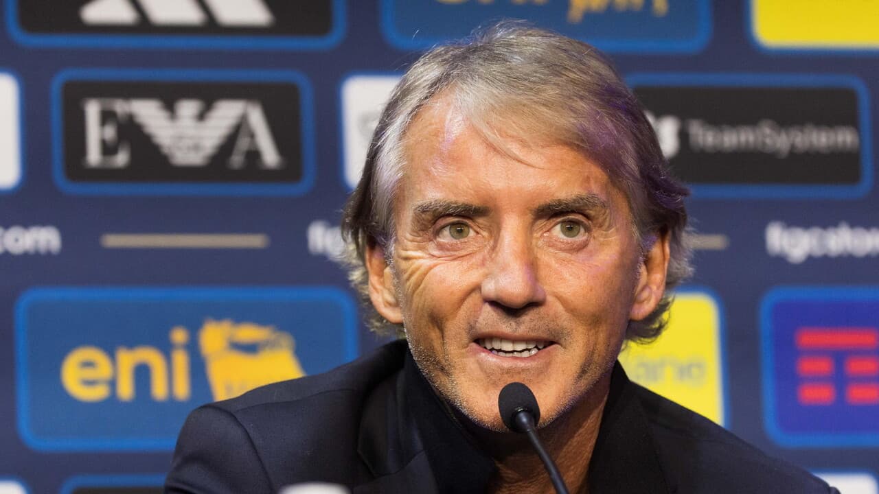 Il Dall'Ara pronto per l'Italia, anche un manto blu attorno al campo