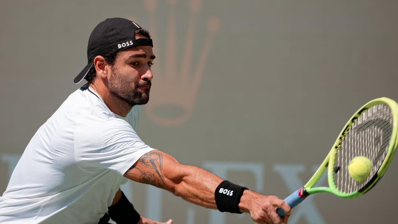 Atp Vienna: Cobolli si ritira, Berrettini ai quarti. Eliminati Musetti e Darderi
