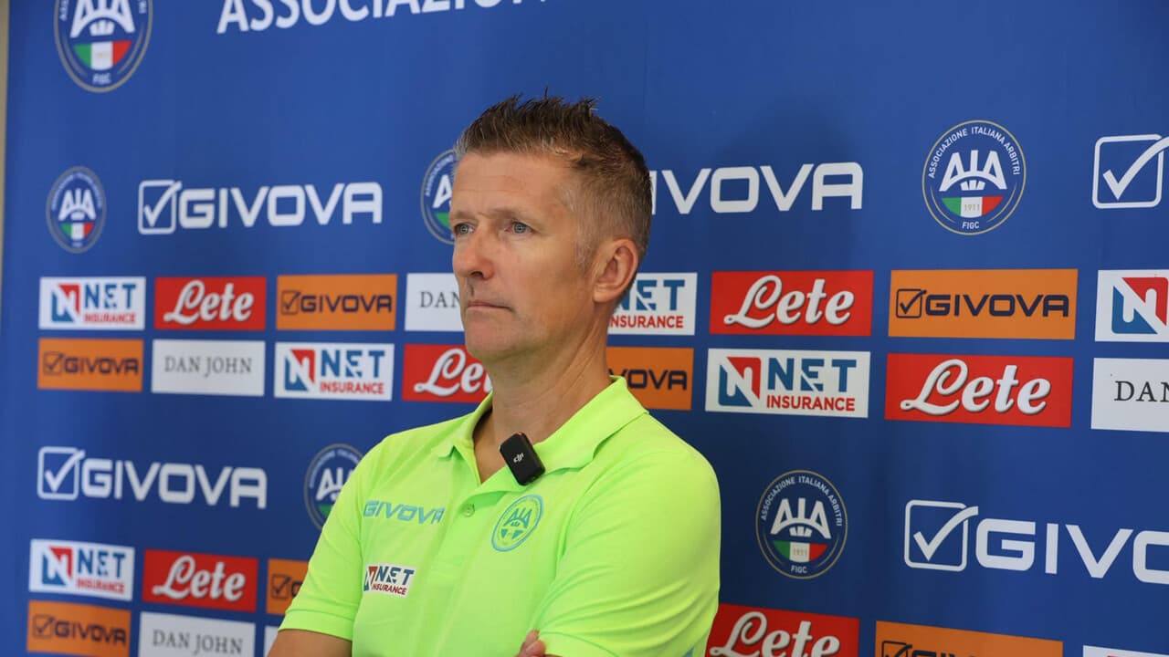 Orsato: l'arbitro al centro della partita, e basta accerchiamenti