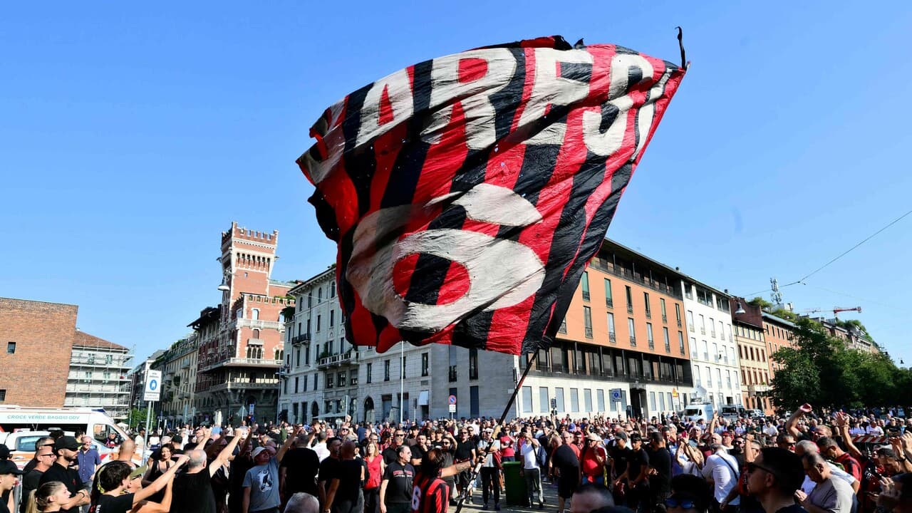 Minuto di silenzio nel derby a Perth, Milan ricorda Baresi con maglia n.6