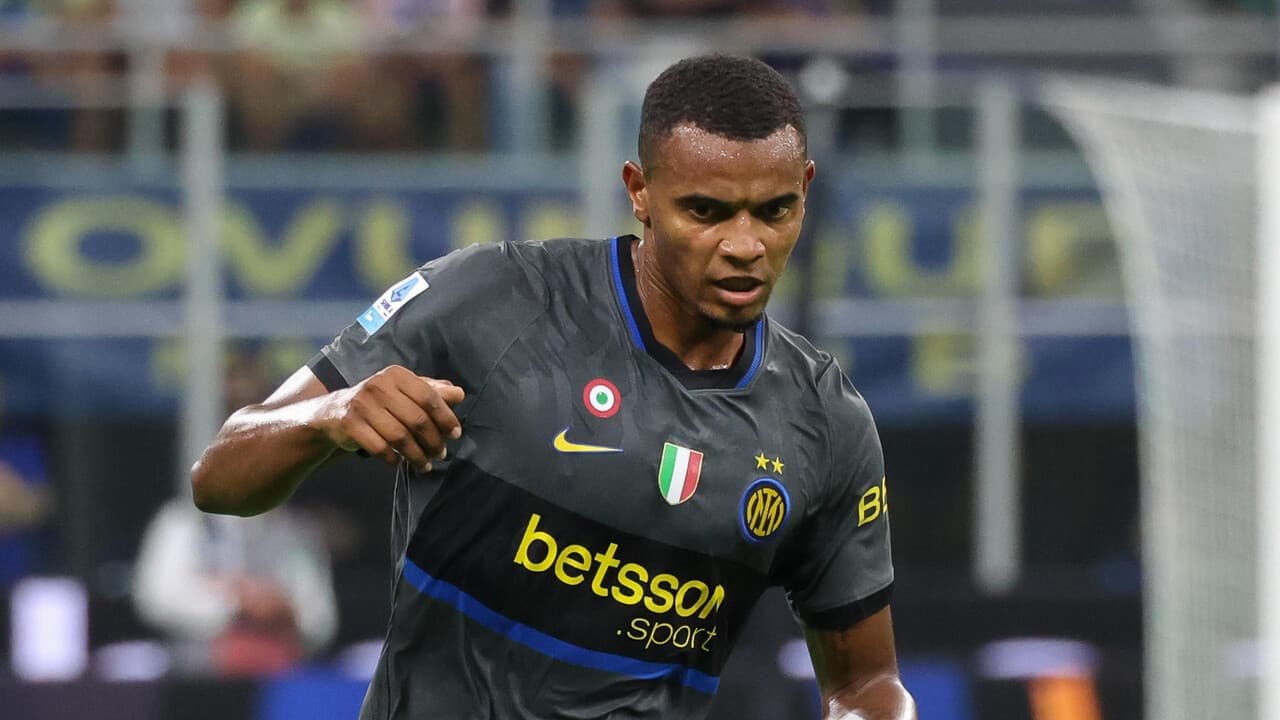 Serie A: Akanji: 'Non firmo per scudetto e Coppa Italia, voglio vincere tutto'