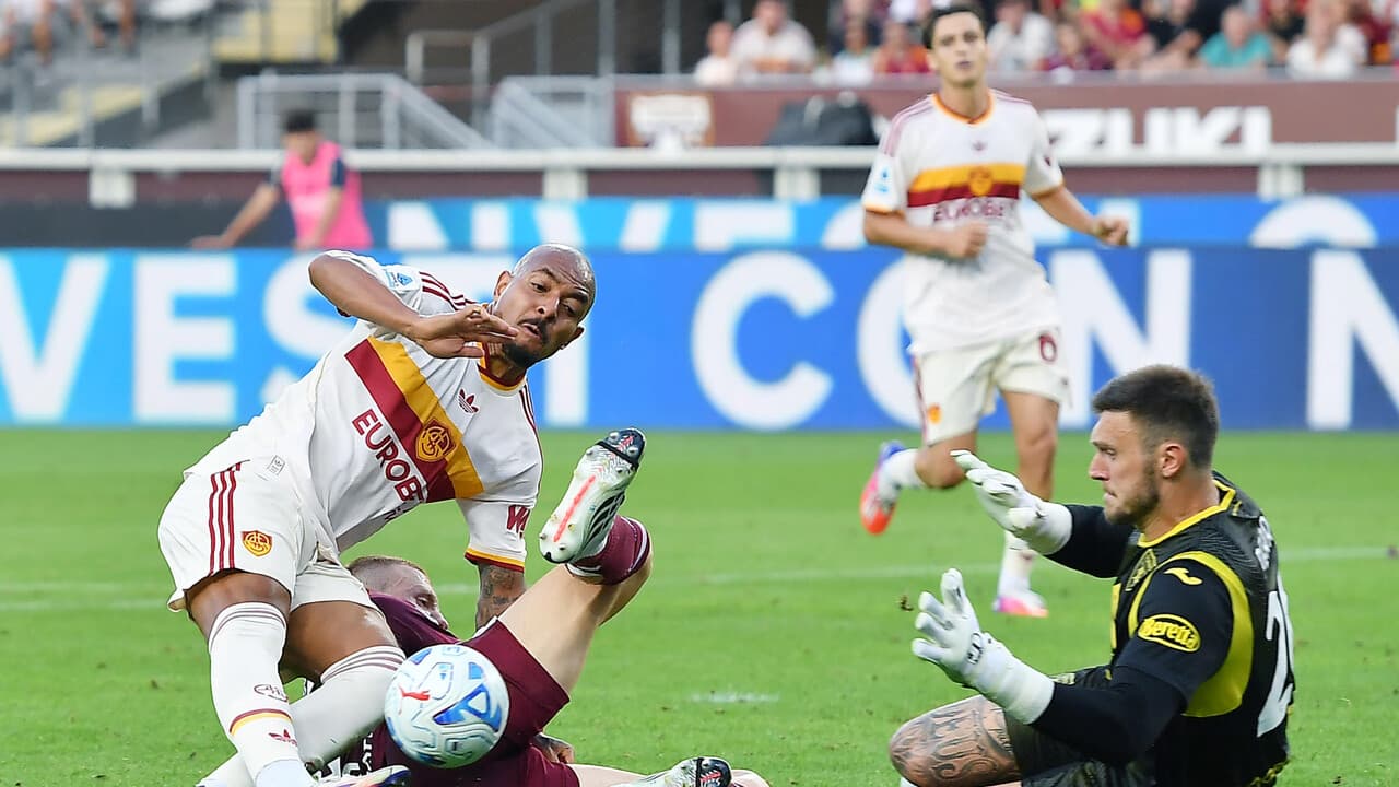 Serie A: quarto successo della Roma: 2-0 al Torino e vetta confermata