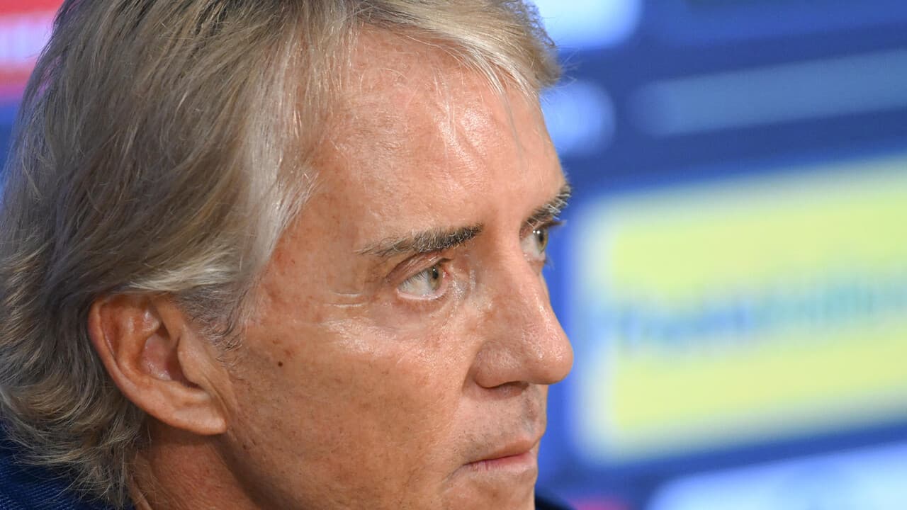 Calcio: Mancini, 'Malagò è molto tranquillo, noi pensiamo a battere il Belgio'