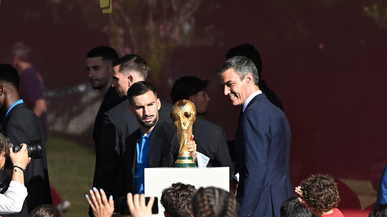 Mondiali: inizia la parata della Spagna dopo la visita a Sanchez